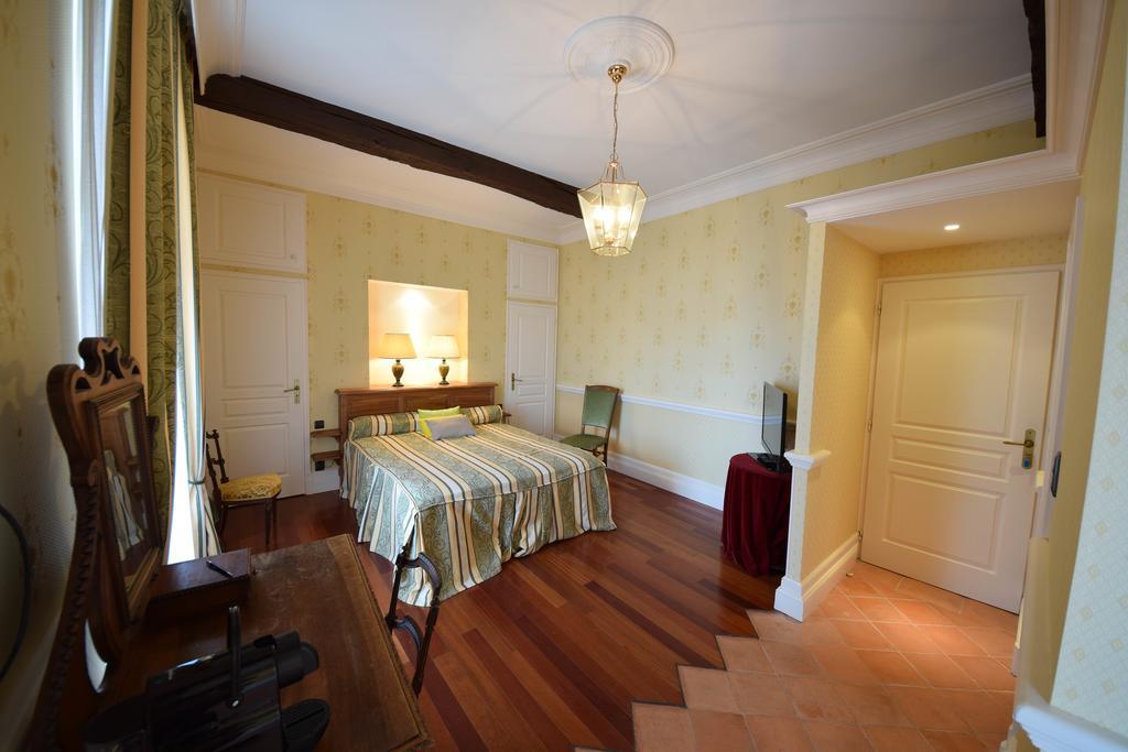 Domaine De La Rocque Bed & Breakfast Liorac-sur-Louyre Exterior foto