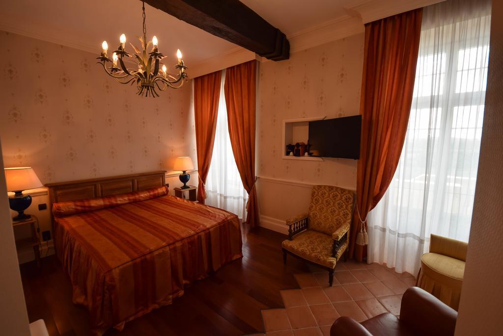 Domaine De La Rocque Bed & Breakfast Liorac-sur-Louyre Exterior foto